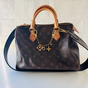 Authentic Louis Vuitton Speedy 30 Monogram + Strap + Charm ✨